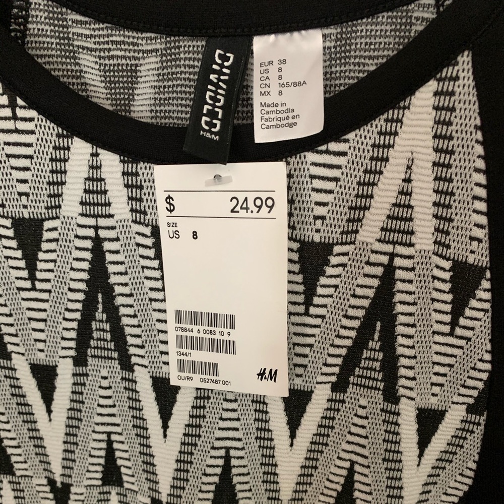 Triangle Pattern Bodycon Dress - Picture 3 of 3
